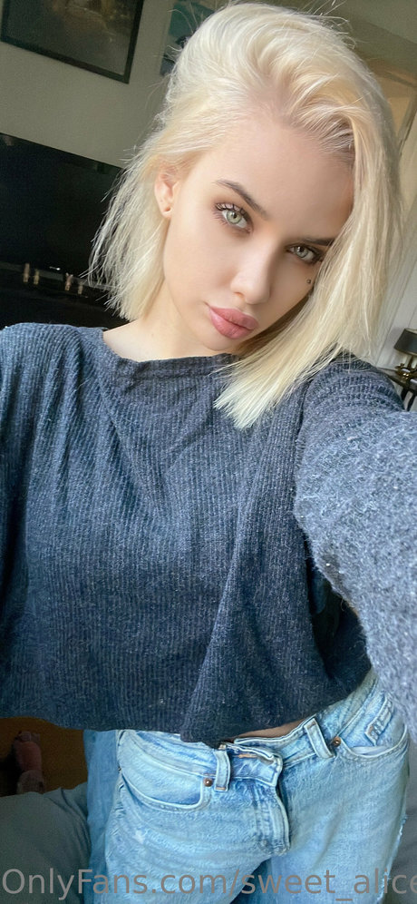 金髪の射精OnlyFans ホット 写真