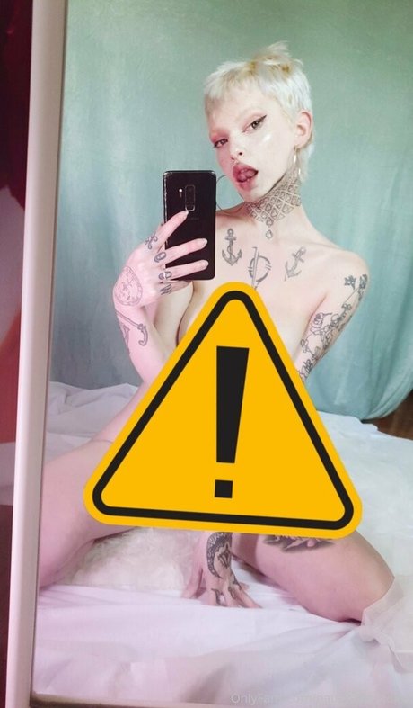 曲線美の女の子オンリーファンズ アートxxx 画像