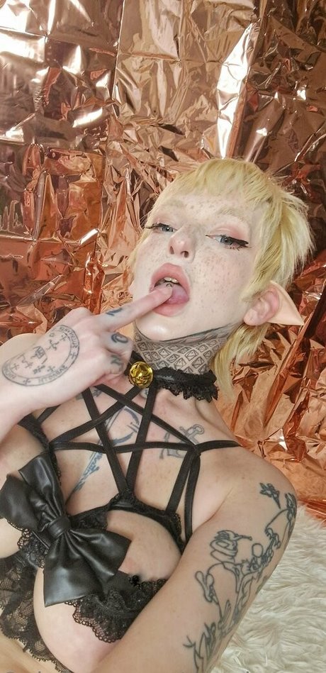 痩せたティーンのオンリーファンズ えろ 写真