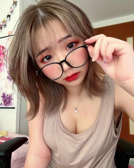 ブラックマジックオンリーファンズ エロチック 画像