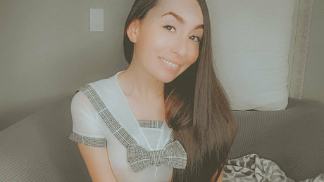 巨乳で曲線美のOnlyFans ヌード 写真