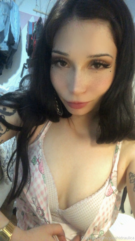 妊娠中のアジア人オンリーファンズ ベスト 画像