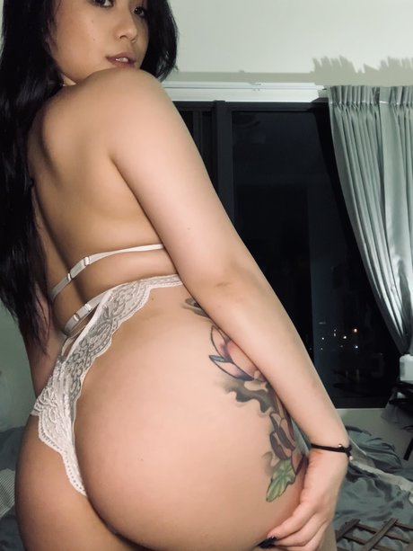 熟女 太め OnlyFans ホットヌード 画像