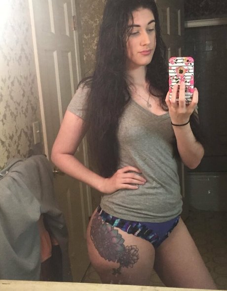 BBW パウグ オンリーファンズ 美しいヌード 写真