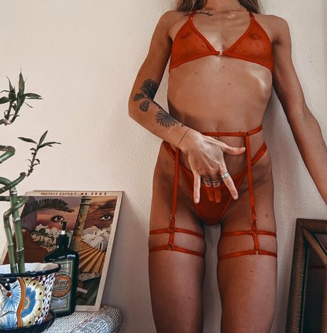 巨乳ティーンオンリーファンズ ポルノ 写真