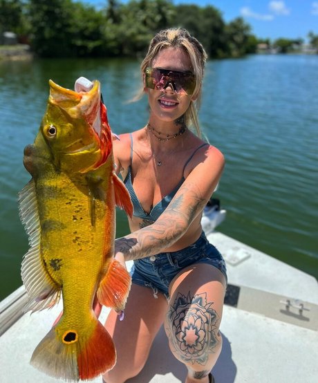 wtkhxrated ポルノスター 写真