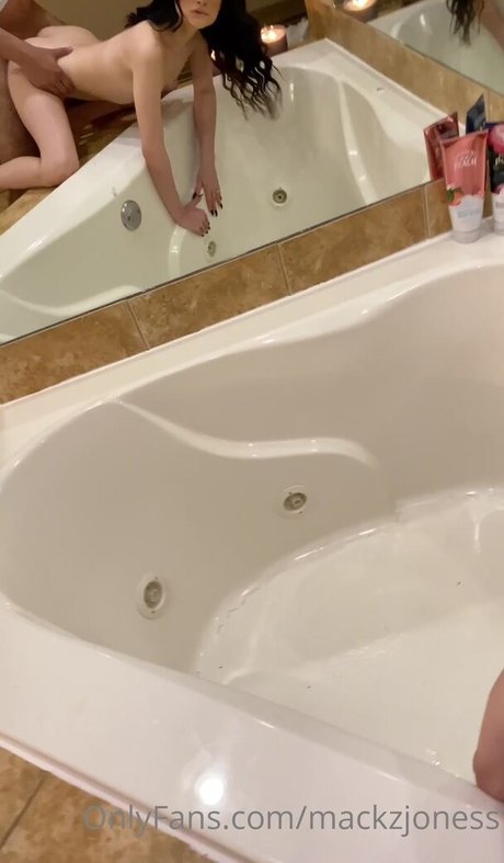 Mackenzie Jones ホットなスター 写真