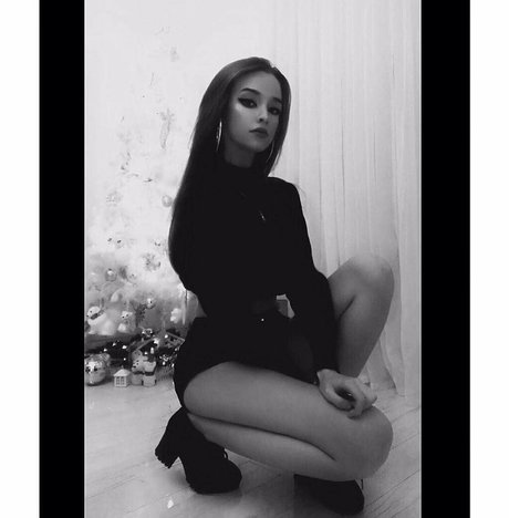 olivka648 アート女優 写真