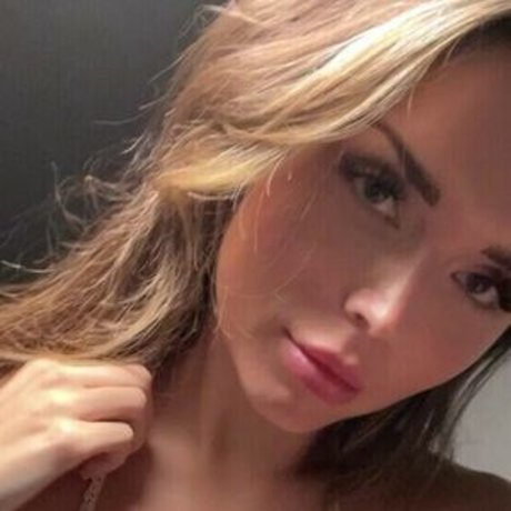 ティーン乱交OnlyFans エロ 画像