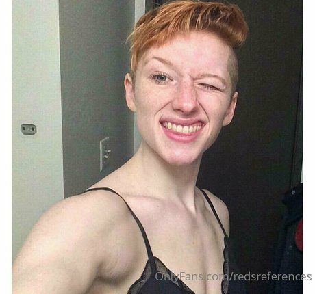 毛深い足のOnlyFans 無料ヌード 画像