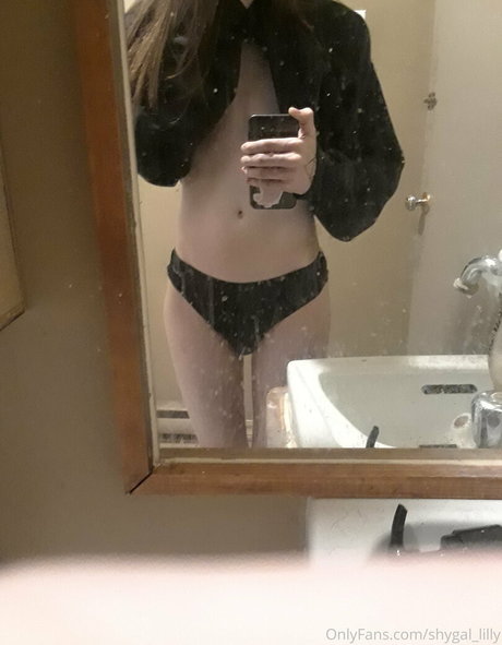 Shygal lilly セックス女優 ギャラリー