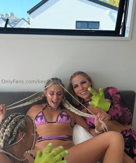 Keeksuncensored 裸のモデル 画像