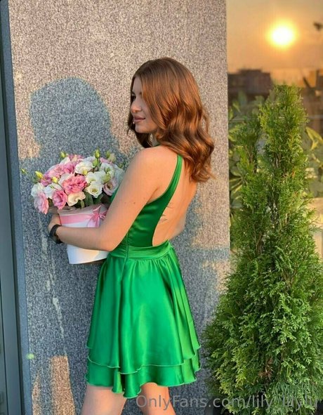 痩せたティーンのオンリーファンズ 素敵 写真