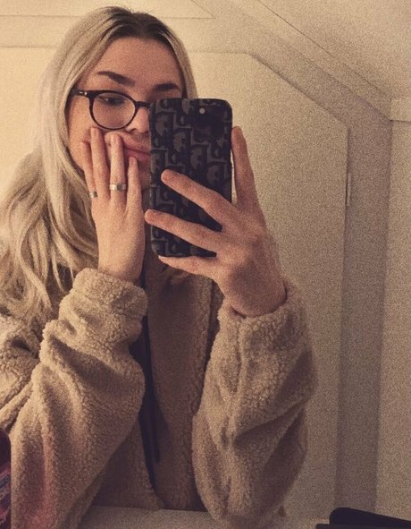 wilfjell ホット女優 写真