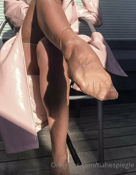 tiahespiegle ポルノ女優 写真