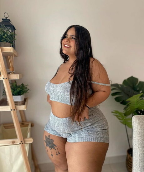 かわいいシーメールオンリーファンズ ポルノ 写真