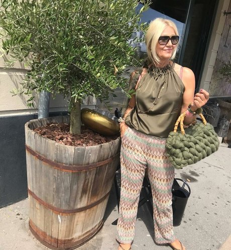 ミニドレス OnlyFans 美しいポルノ 写真