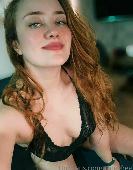 大きな乳首オンリーファンズ ポルノグラフィック 写真