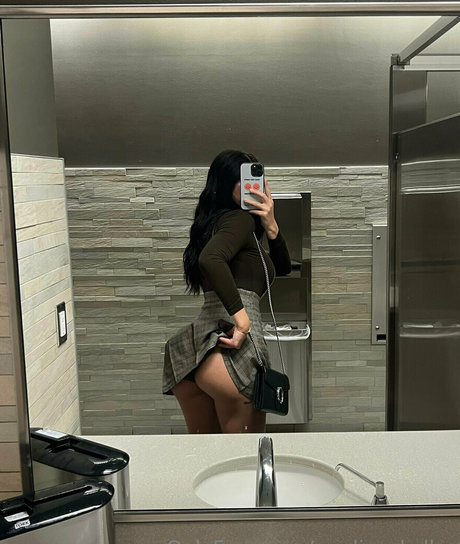 逆騎乗位 オンリーファンズ 無料ポルノ 画像