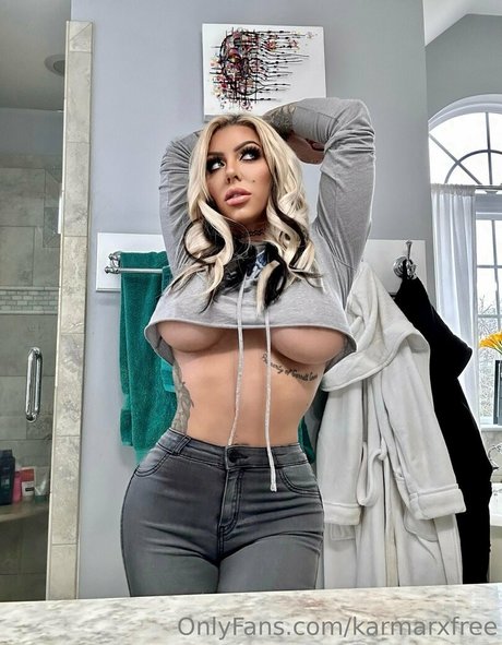 自然なお尻OnlyFans 美しい 画像