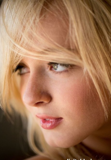 毛深いラテン系オンリーファンズ 無料裸 写真