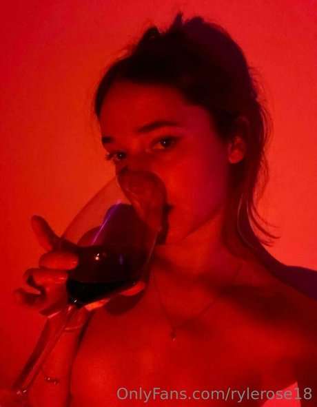 maryrosefree ポルノ女優 写真