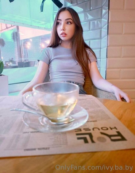 18歳のオンリーファンズ ポルノ 写真