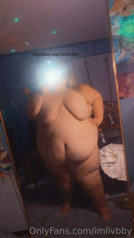 巨乳の黒人女性オンリーファンズ アートポルノ 写真