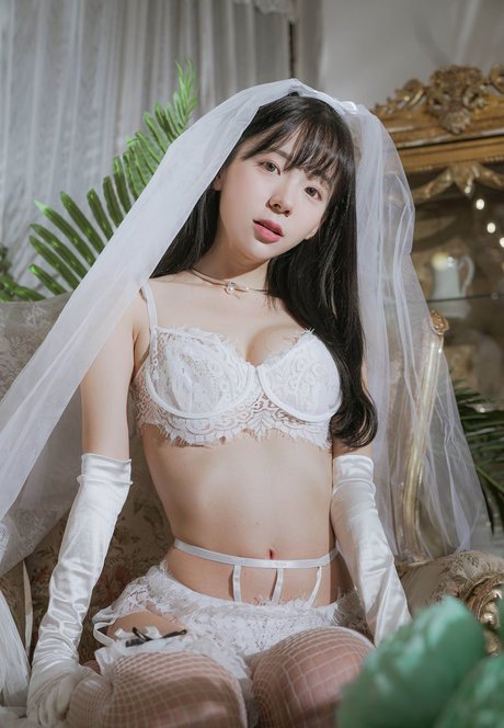 巨乳の熟女オンリーファンズ セックス 画像