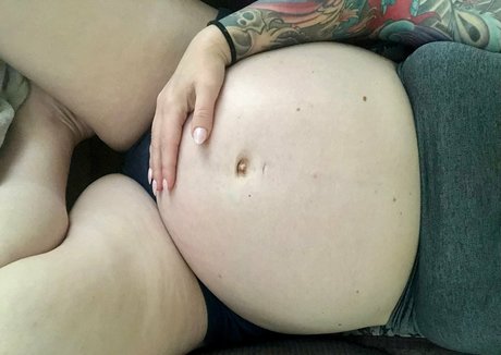 preggosauruspeach 女優 画像