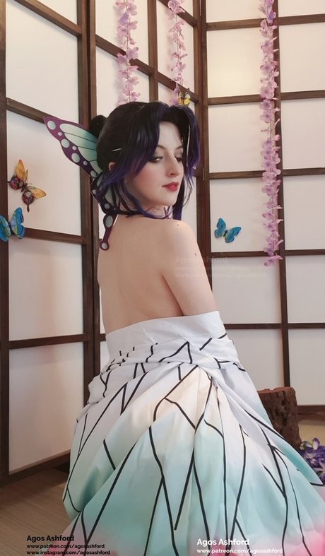 ヌード 屋外 OnlyFans ポルノグラフィック 写真