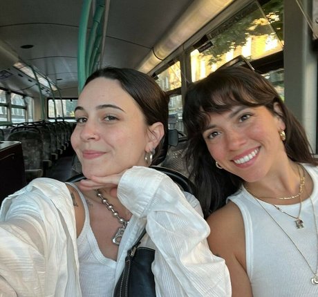 Bea Miller ポルノスター ギャラリー