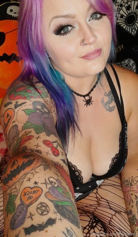 アラブのティーンズオンリーファンズ アート裸 写真