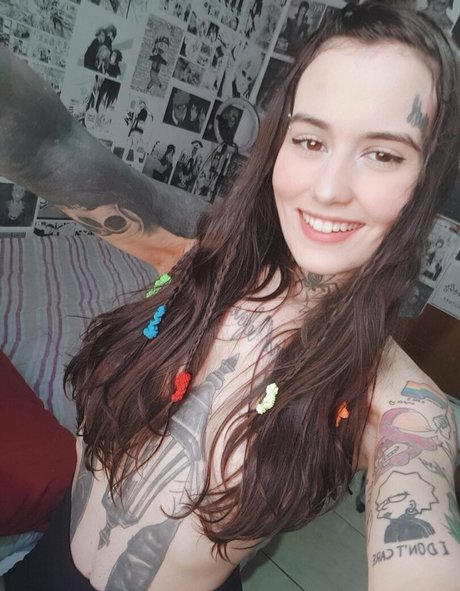 背が高くて巨乳のOnlyFans HD 画像