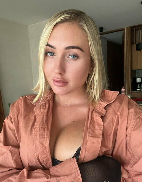 tiggysmith セクシーなポルノスター 写真