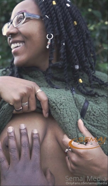 毛深いラテン系オンリーファンズ ポルノ 写真