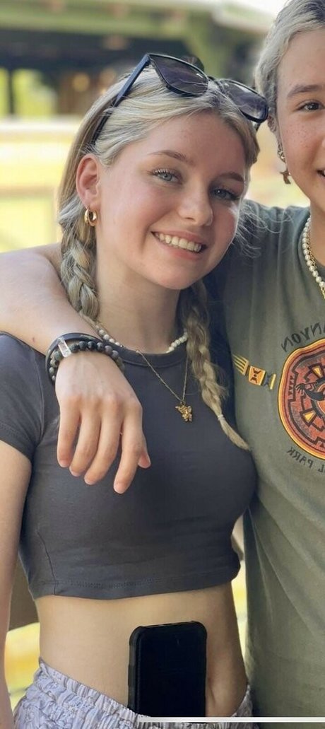 NaomiSkyex 裸モデル 写真