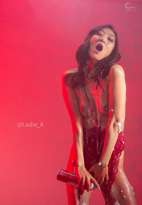 ladie k ヌードモデル 画像