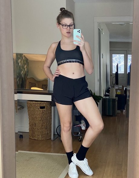 somelittlecrumbs ポルノ女優 写真