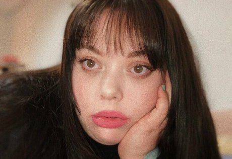 queenmaison 美しいモデル 写真