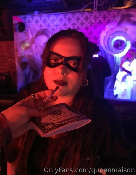 queenmaison 裸のスター 画像