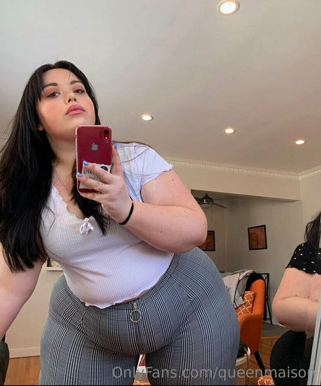 queenmaison ポルノスター セクシー 写真