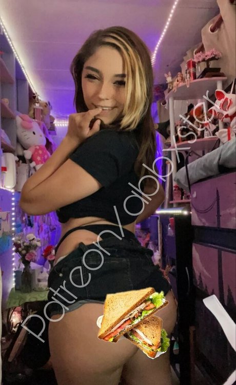 垂れ下がった熟女OnlyFans セクシー裸 画像