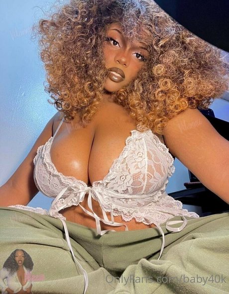 baby40k スター ヌード ギャラリー