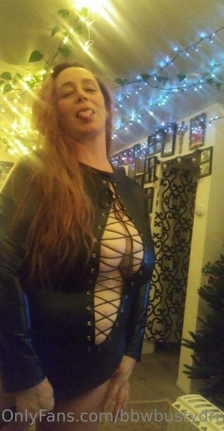 bbwbustydriver ポルノスター 写真