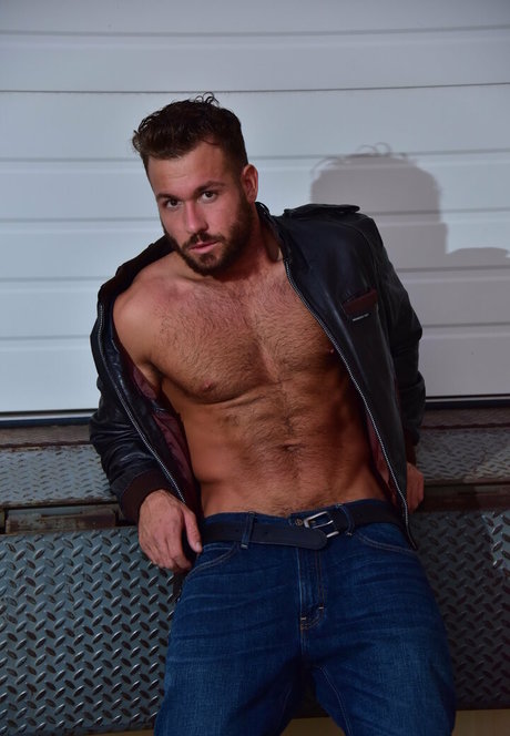 chadwhitexxxfree かわいいモデル 写真