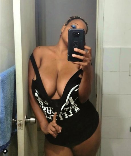 Safira O neill エロティックなモデル 画像