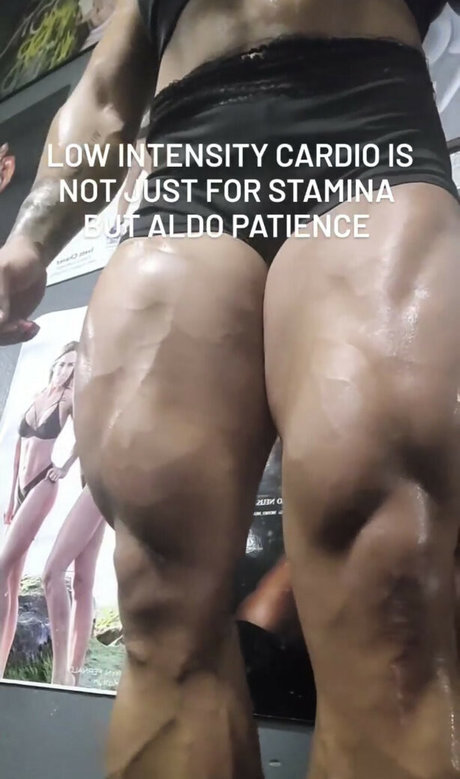 Marilyn Yee Tong スター ヌード 画像