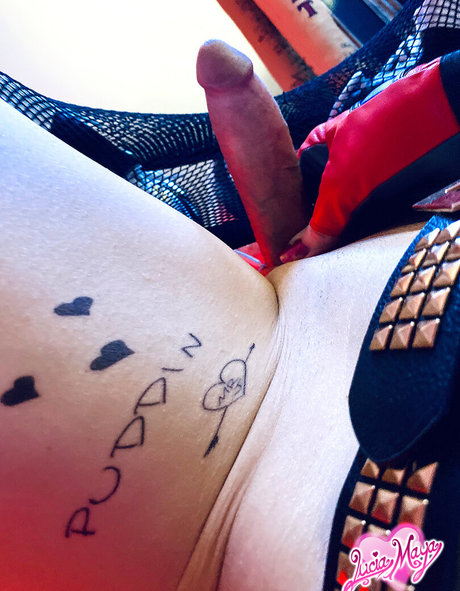 お尻を広げるオンリーファンズ 無料ヌード 写真