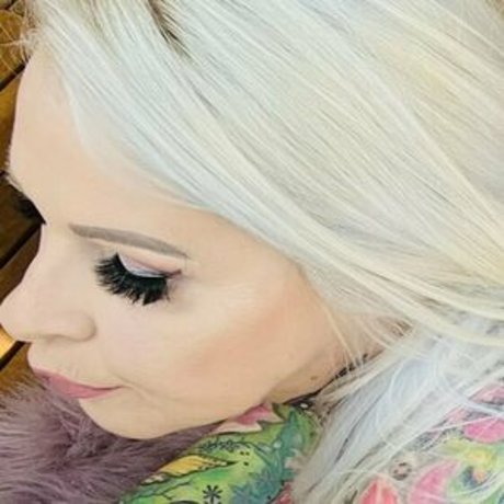 Tattoobutterfly ポルノスター セックス 画像